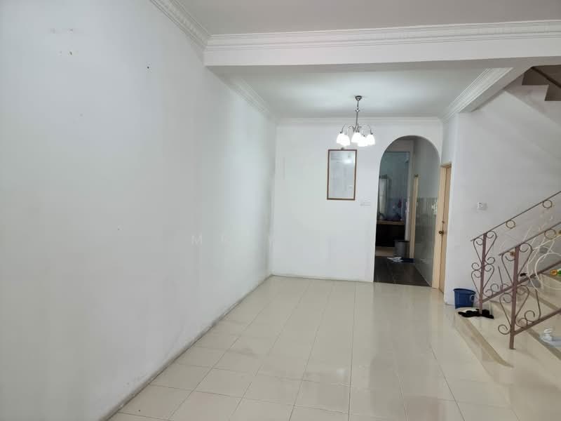 Rumah Teres 2 Tingkat untuk Dijual di Panorama Lapangan Perdana (Ipoh) - Mr Yuen - Living Room - PropertyGuru.com.my