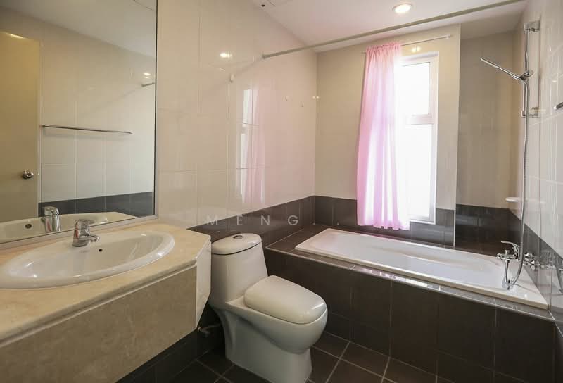 Servis Apartment untuk Disewa di Birch Regency @ Penang Times Square - Meng . - Bathroom - PropertyGuru.com.my