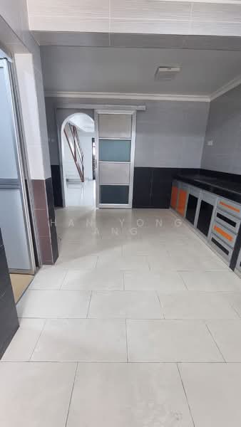 Rumah Teres 2 Tingkat untuk Dijual di Taman Sri Muhibbah (Kulai) - Han Yong Ang - Kitchen - PropertyGuru.com.my