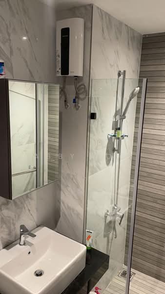Servis Apartment untuk Disewa di Emporis - Abby Woo - Bathroom - PropertyGuru.com.my