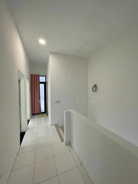 Rumah Teres 2 Tingkat untuk Disewa di Eco Grandeur (Puncak Alam) - Bill Lim - Corridor - PropertyGuru.com.my