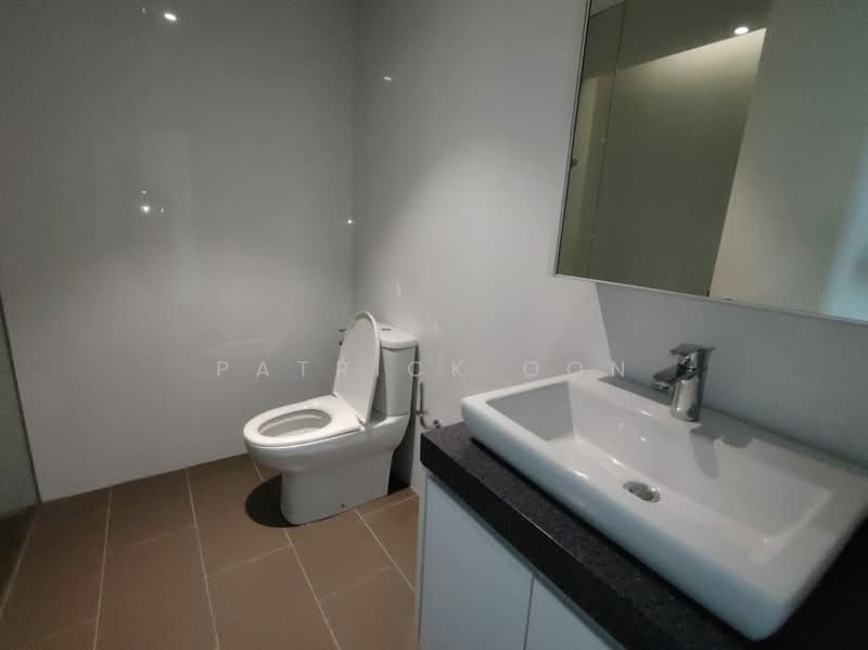 Servis Apartment untuk Dijual di The Establishment - Patrick Oon - Bathroom - PropertyGuru.com.my