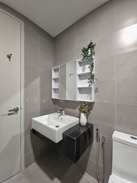 Servis Apartment untuk Disewa di Sunway Belfield - Aaron Wong - Bathroom - PropertyGuru.com.my