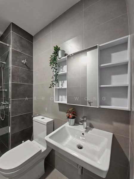 Servis Apartment untuk Disewa di Sunway Belfield - Aaron Wong - Bathroom - PropertyGuru.com.my