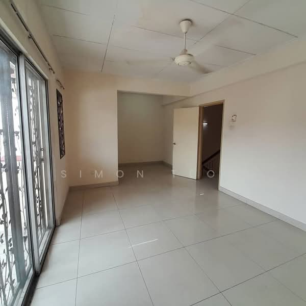 Rumah Teres 2 Tingkat untuk Dijual di TAMAN PUCHONG UTAMA (Puchong) - Simon Teow - Living Room - PropertyGuru.com.my