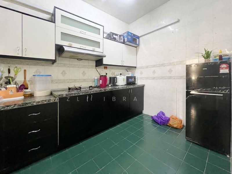Condominium for Sale at Astana Putra - Azli Ibrahim - Kitchen - PropertyGuru.com.my