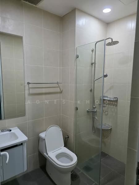 Kondominium untuk Disewa di Southbay Plaza - Agnes Khoo - Bathroom - PropertyGuru.com.my