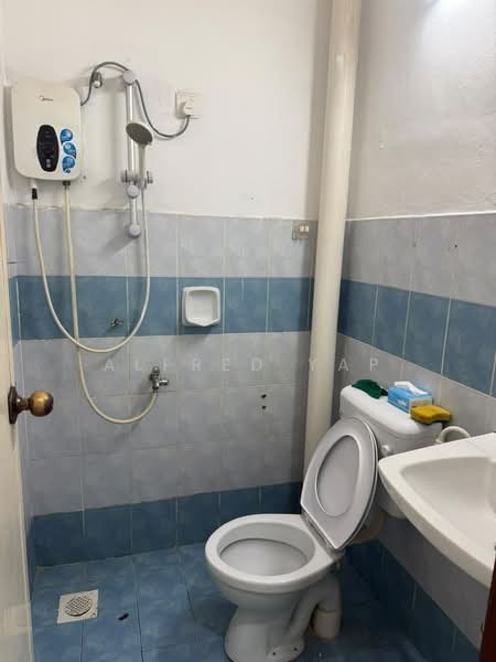 Rumah Teres 1 Tingkat untuk Disewa di Kempas (Johor Bahru) - Alfred Yap - Bathroom - PropertyGuru.com.my