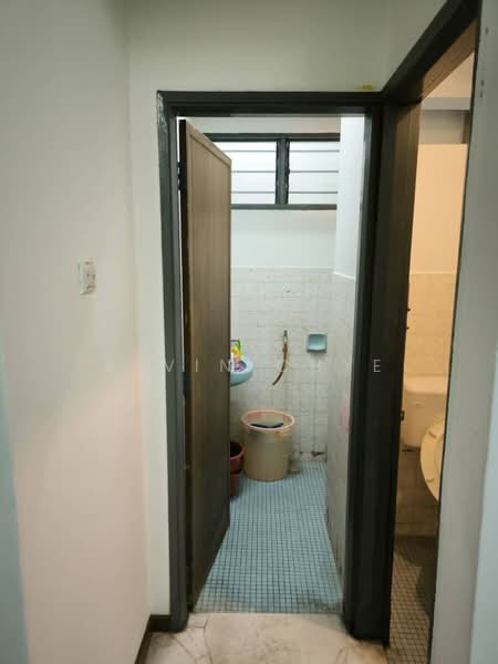 Apartment for Sale at Kuchai Entrepreneurs Park Apartment - Alvin Chye - Bathroom - PropertyGuru.com.my