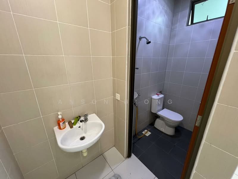 Rumah Kluster untuk Dijual di Taman Sutera Utama (Skudai) - Anson Hiong - Bathroom - PropertyGuru.com.my