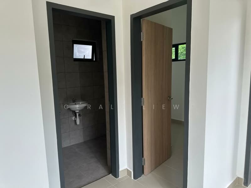 2-storey Terraced House for Sale in Bandar Kinrara (Selangor) - Gerald Liew - Bathroom - PropertyGuru.com.my