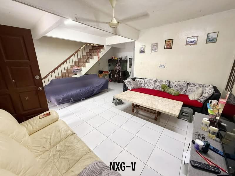 Rumah Teres 2 Tingkat untuk Dijual di Taman Saujana (Klang) - Zackinn Hoi - Living Room - PropertyGuru.com.my