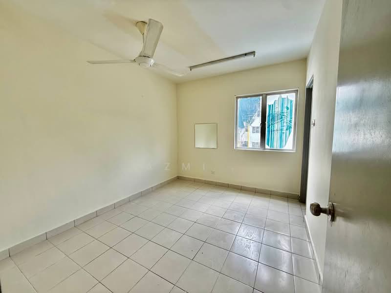 Apartment for Sale at Pangsapuri Danau Bayu - Azmi . - PropertyGuru.com.my