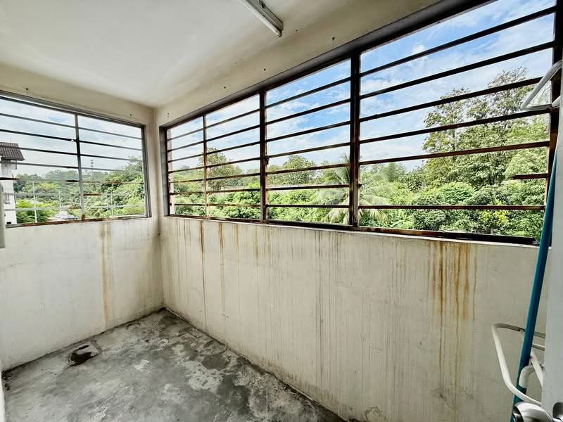 Apartment for Sale at Pangsapuri Danau Bayu - Azmi . - PropertyGuru.com.my