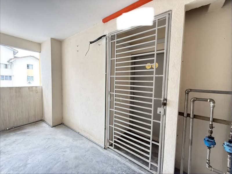 Apartment for Sale at Pangsapuri Danau Bayu - Azmi . - PropertyGuru.com.my