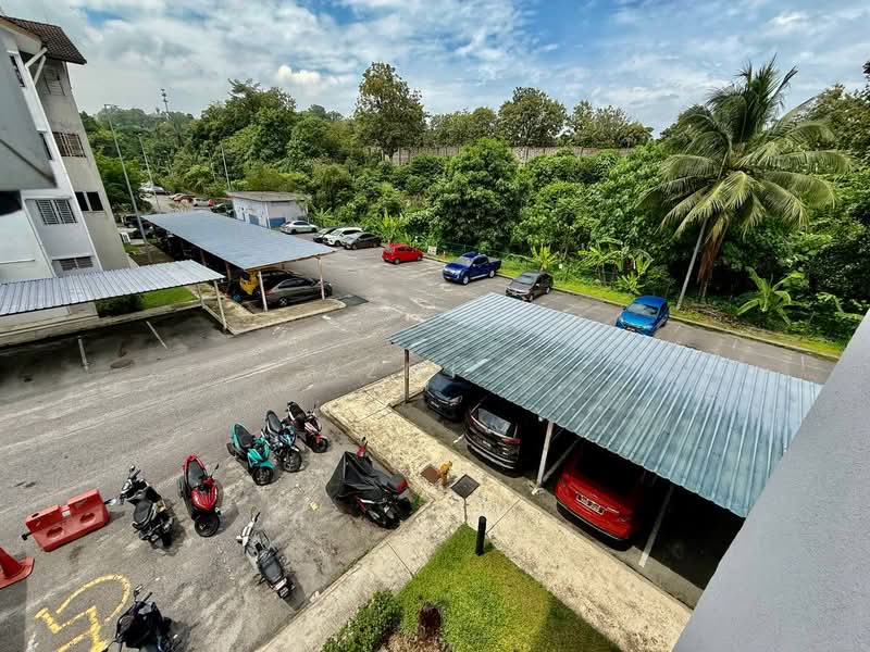 Apartment for Sale at Pangsapuri Danau Bayu - Azmi . - PropertyGuru.com.my