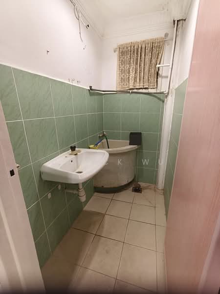 Apartment for Rent at Taman Bukit Teratai - Derick Wu - Bathroom - PropertyGuru.com.my