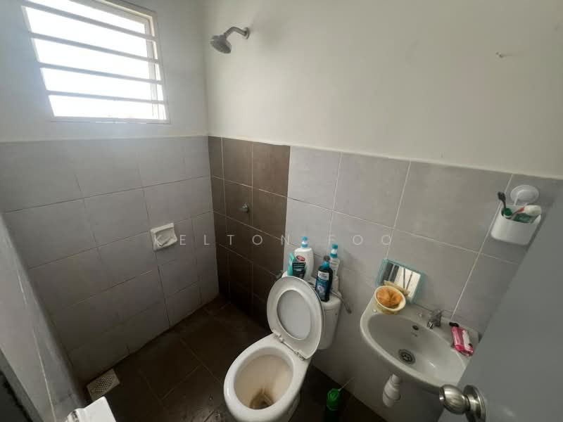 Rumah Teres 2 Tingkat untuk Dijual di Taman Sari Alamanda (Serendah) - Kelton Foo - Bathroom - PropertyGuru.com.my