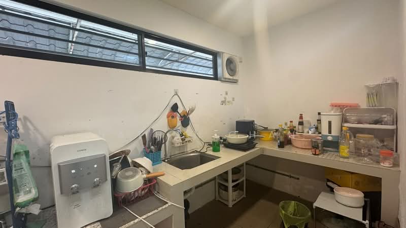 1-storey Terraced House for Sale in Taman Ungku Tun Aminah (Skudai) - Nathan Chan - Kitchen - PropertyGuru.com.my