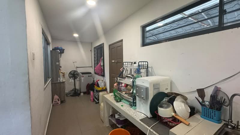1-storey Terraced House for Sale in Taman Ungku Tun Aminah (Skudai) - Nathan Chan - Kitchen - PropertyGuru.com.my