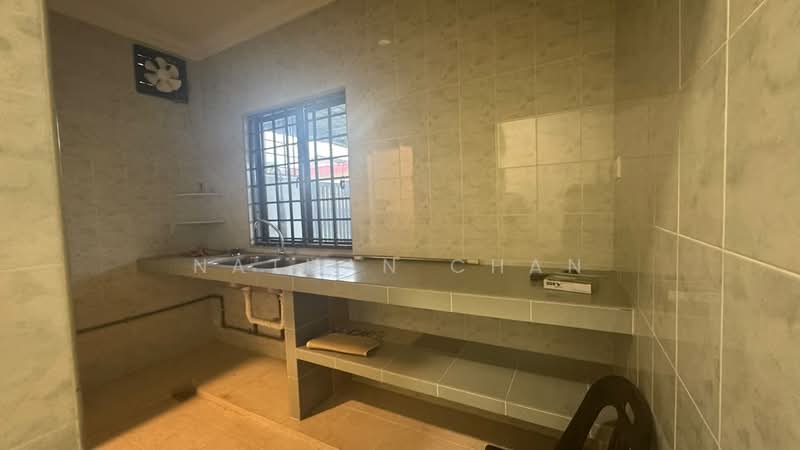 1-storey Terraced House for Sale in Taman Ungku Tun Aminah (Skudai) - Nathan Chan - Kitchen - PropertyGuru.com.my