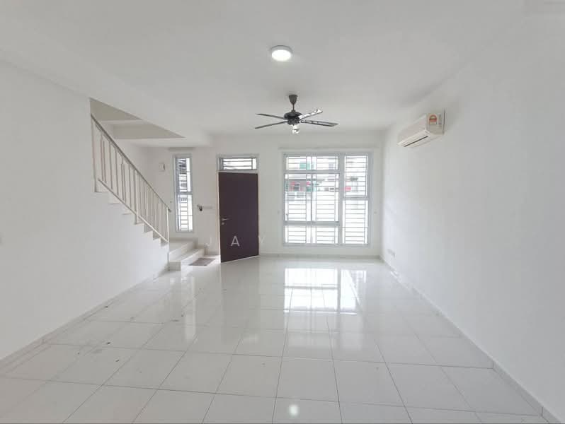 Rumah Teres 2 Tingkat untuk Disewa di Setia Eco Gardens (Gelang Patah) - Jay Ho - Living Room - PropertyGuru.com.my