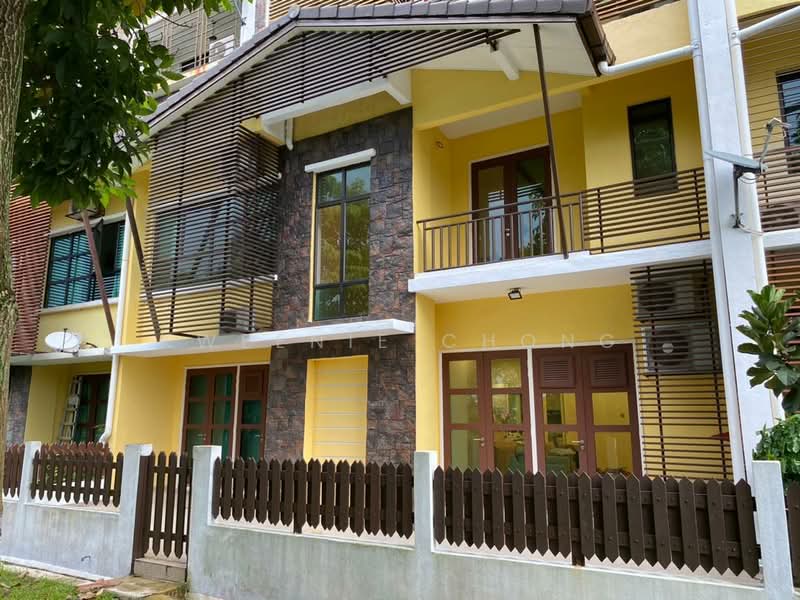 Townhouse for Sale in Bandar Tun Hussein Onn (Cheras) - Kweenie Chong - Exterior - PropertyGuru.com.my