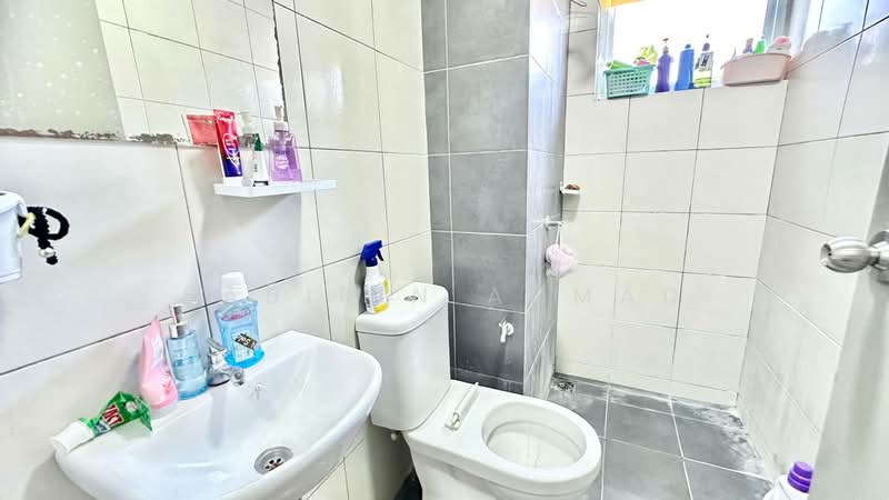 Condominium for Sale at Puncak 7 - Sabirin Ahmad - Bathroom - PropertyGuru.com.my