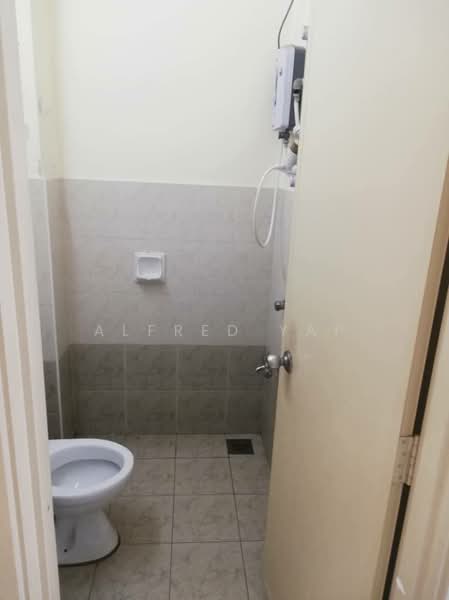 Rumah Teres 1 Tingkat untuk Disewa di Austin (Johor Bahru) - Alfred Yap - Bathroom - PropertyGuru.com.my