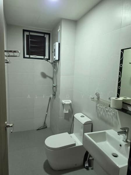 Service Residence for Rent at TRELLIS RESIDENCES - Alfred Yap - Bathroom - PropertyGuru.com.my