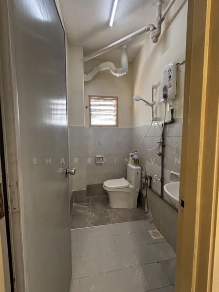 Pangsapuri untuk Disewa di Sri Kenanga - Sharrvin Vin - Bathroom - PropertyGuru.com.my