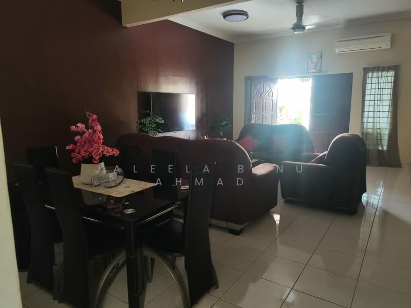 Rumah Teres 2 Tingkat untuk Dijual di Kota Kemuning (Shah Alam) - Jaleela Banu Ahmad - Living Room - PropertyGuru.com.my