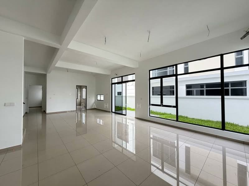 Cluster House for Sale in Horizon Hills (Iskandar Puteri (Nusajaya)) - Sarah Shaffi - Living Room - PropertyGuru.com.my