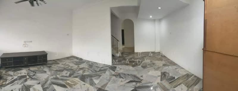Rumah Teres 2 Tingkat untuk Dijual di Kapar (Selangor) - Jaleela Banu Ahmad - Living Room - PropertyGuru.com.my