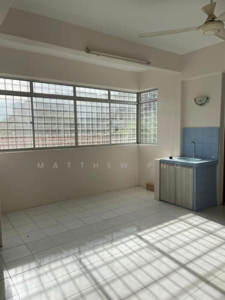 Rumah Bandar untuk Dijual di Taman Tunas Muda (Sungai Ara) - Matthew Png - Kitchen - PropertyGuru.com.my