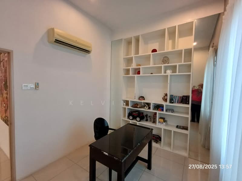 Rumah Berkembar untuk Dijual di Seberang Perai (Penang) - Kelvin Lee - Study - PropertyGuru.com.my