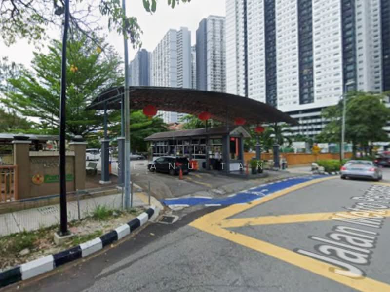 Rumah Teres 2 Tingkat untuk Dijual di Taman Usahawan (Kepong) - Keanu Tan - Exterior - PropertyGuru.com.my