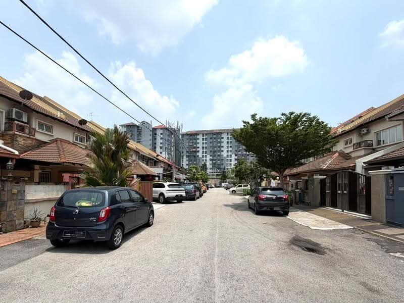 2-storey Terraced House for Sale in Taman Usahawan (Kepong) - Keanu Tan - Exterior - PropertyGuru.com.my
