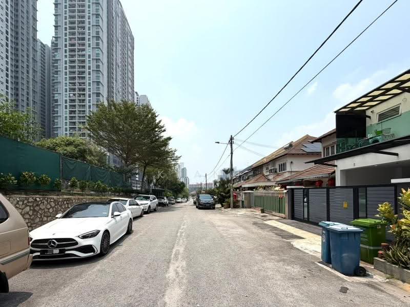 2-storey Terraced House for Sale in Taman Usahawan (Kepong) - Keanu Tan - Exterior - PropertyGuru.com.my