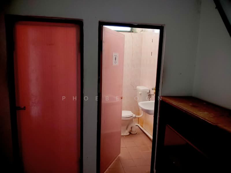 Shop / Office for Rent in Bayan Lepas (Penang) - Phoebe Oon - Bathroom - PropertyGuru.com.my