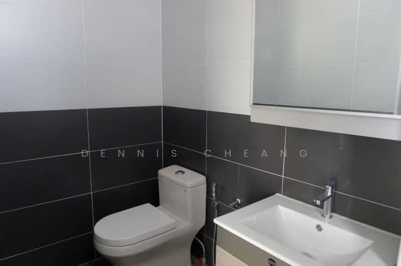 Semi-D Factory for Rent in Taman Kempas Utama (Tebrau) - Dennis Cheang - Bathroom - PropertyGuru.com.my