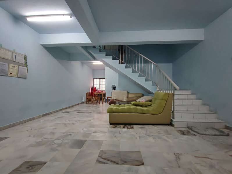 2.5-storey Terraced House for Sale in Taman Cheras Jaya (Cheras) - Jayee . - Living Room - PropertyGuru.com.my
