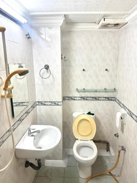 Rumah Bandar untuk Dijual di Taman Lagenda Mas (Cheras) - Dennix Chin - Bathroom - PropertyGuru.com.my