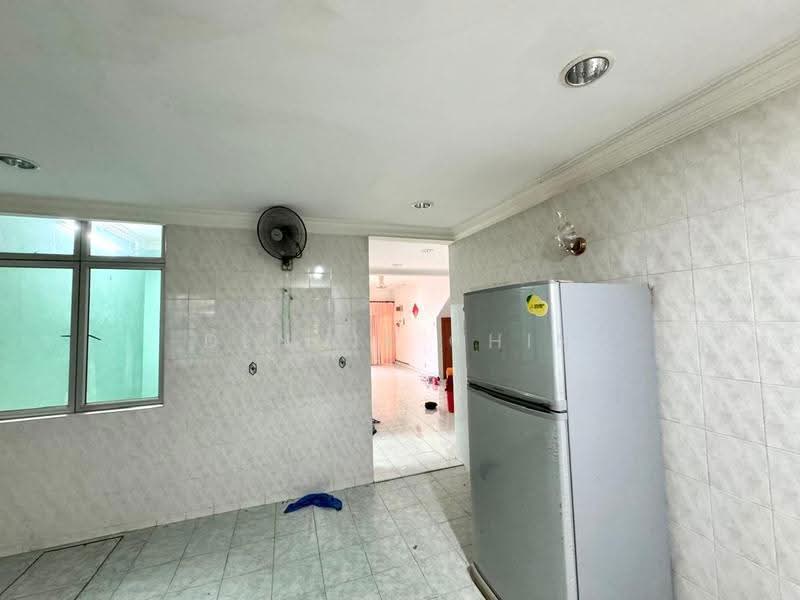 Rumah Bandar untuk Dijual di Taman Lagenda Mas (Cheras) - Dennix Chin - Kitchen - PropertyGuru.com.my