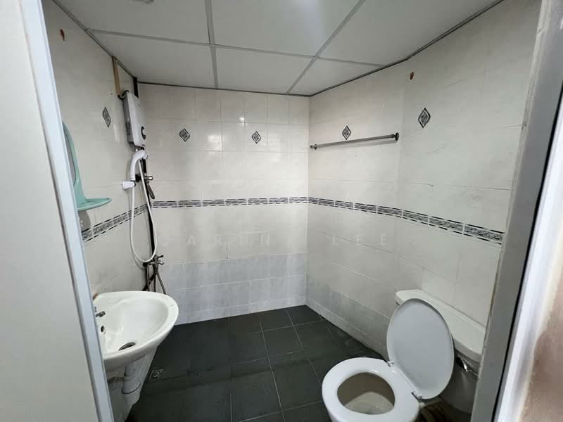 Kondominium untuk Disewa di E-Park Condominium - Carine Lee - Bathroom - PropertyGuru.com.my