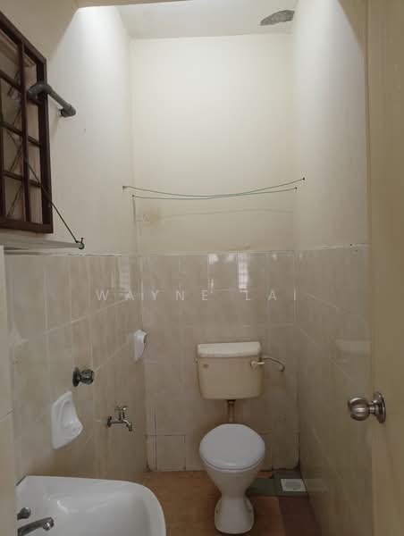 Rumah Teres 2 Tingkat untuk Dijual di Taman Tasik Puchong (Puchong) - Wayne Lai - Bathroom - PropertyGuru.com.my