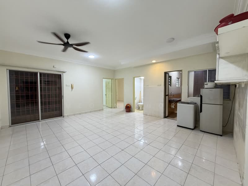 Apartment for Rent at Bayu Puteri - Meoon Khor - Living Room - PropertyGuru.com.my