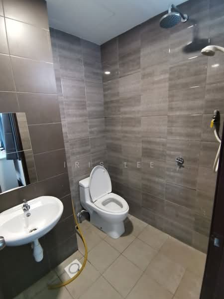 Service Residence for Rent at Symphony Tower (Menara Simfoni) - Iris Lee - Bathroom - PropertyGuru.com.my