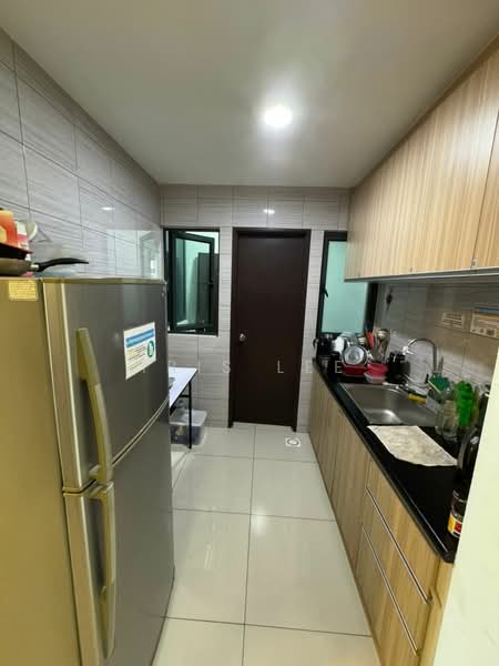 Service Residence for Rent at Symphony Tower (Menara Simfoni) - Iris Lee - Kitchen - PropertyGuru.com.my