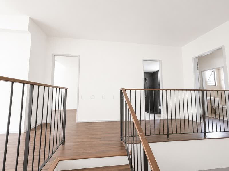 3-storey Terraced House for Sale in Taman Bukit Serdang (Seri Kembangan) - Louis . - PropertyGuru.com.my